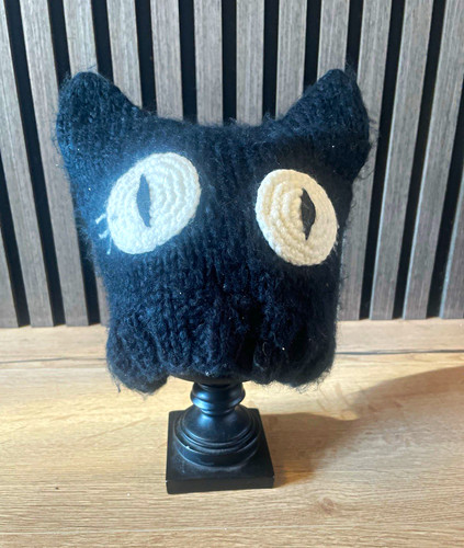 Black cat wool - black,
